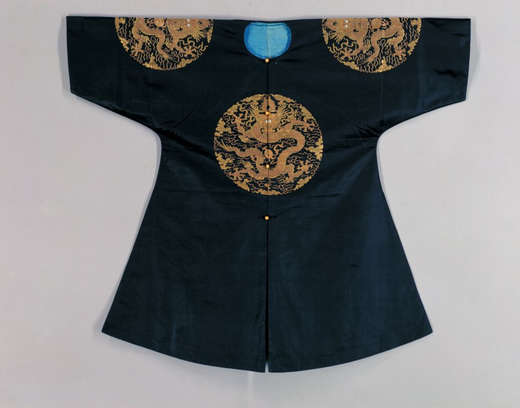 图片[1]-Stone turquoise four groups of dragon weaving gold satin style uniform-China Archive